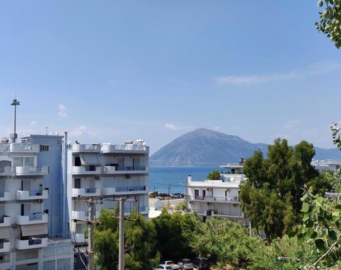 Delfini Patras - Außenansicht