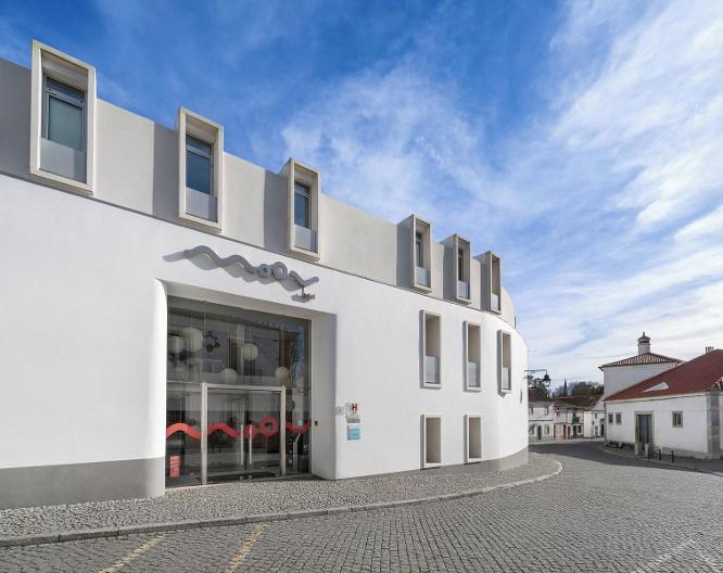 Moov Hotel Évora - Außenansicht