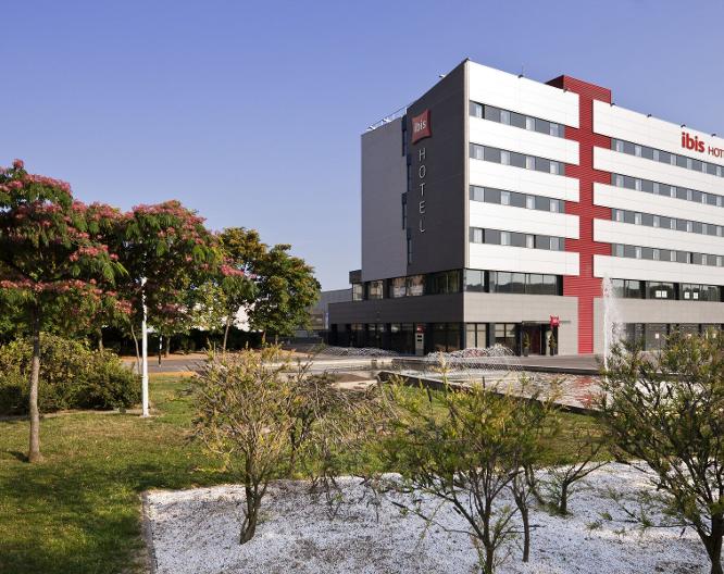 ibis Barcelona Ripollet - Außenansicht