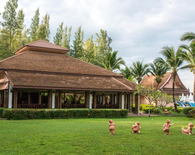 Lanta Casuarina Beach Resort - Außenansicht