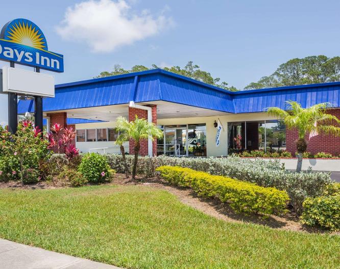 Days Inn by Wyndham Fort Myers Springs Resort - Außenansicht