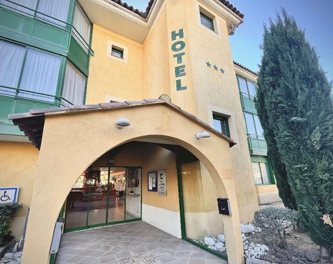 Sure Hotel by Best Western Gemenos en Provence - Außenansicht