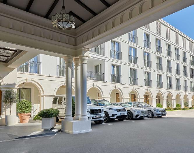 Crowne Plaza Budva - Außenansicht