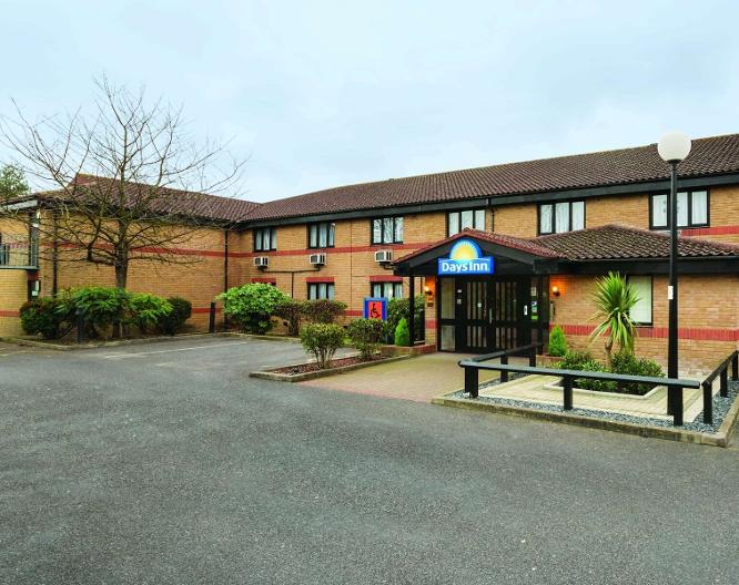 Days Inn London Stansted Airport - Außenansicht