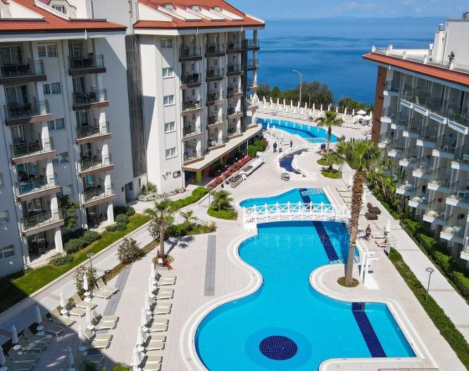 Ramada Hotel und Suites by Wyndham Kusadasi - Vue extérieure