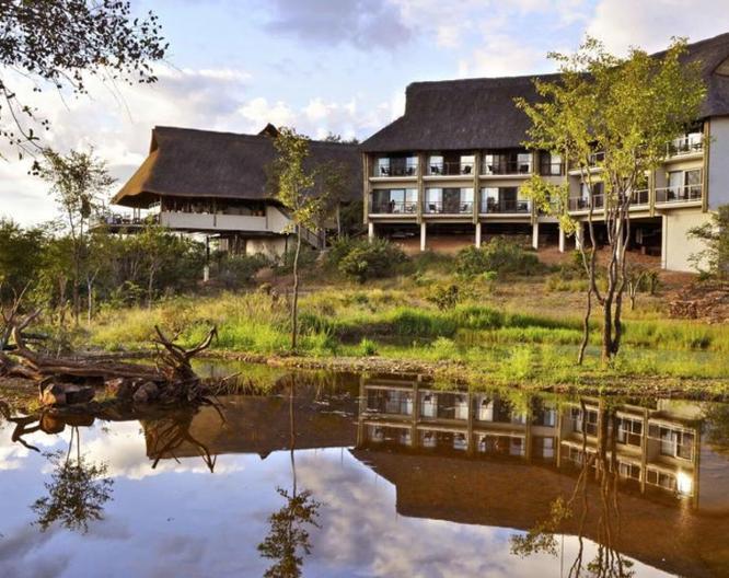 Victoria Falls Safari Club - Außenansicht