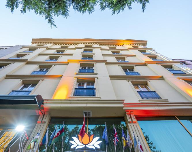 Kunlun Hotel - Außenansicht