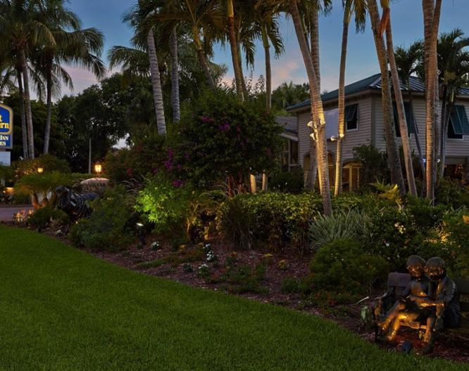 Best Western Naples Inn & Suites - Außenansicht