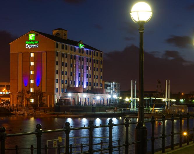Holiday Inn Express - Salford Quays - Außenansicht