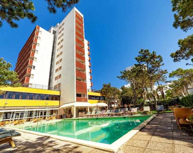 American Hotel - Außenansicht