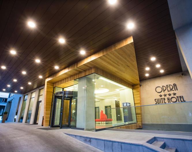 Opera Suite Hotel - Außenansicht