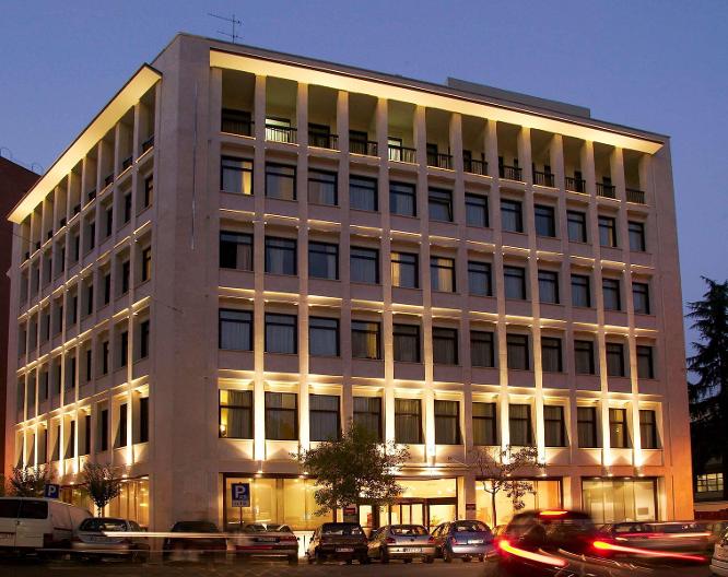 Mercure Roma Piazza Bologna - Außenansicht