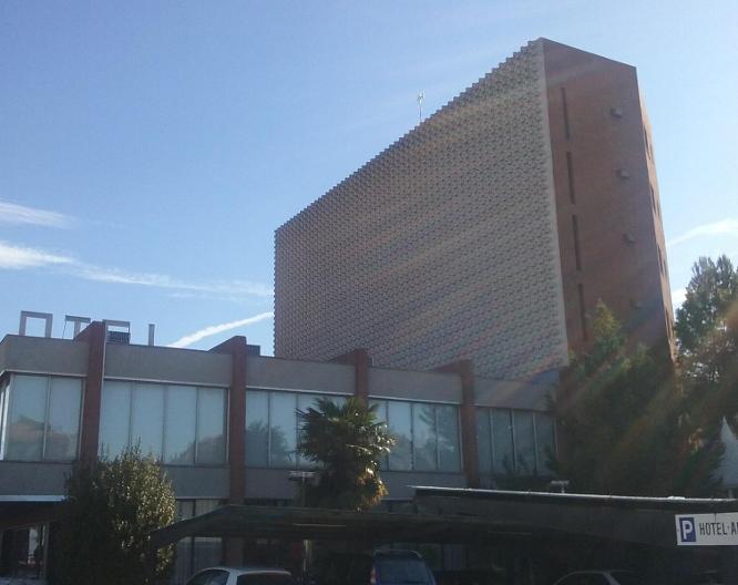 Hotel America - Außenansicht