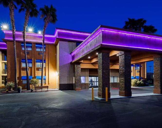 Best Western McCarran Inn - Außenansicht