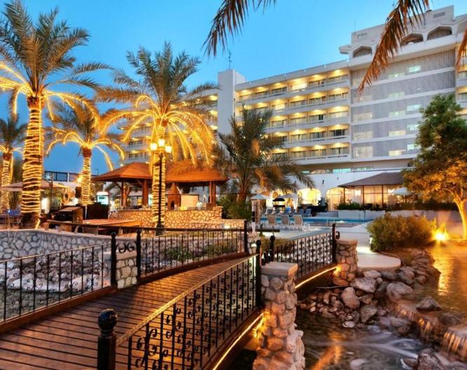 Radisson Blu Hotel & Resort Al Ain - Außenansicht