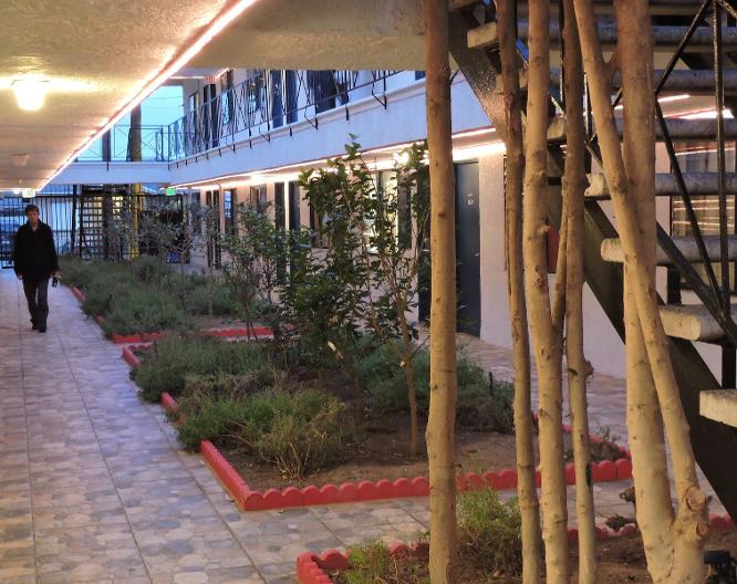 LA Adventurer Hotel LAX - Außenansicht