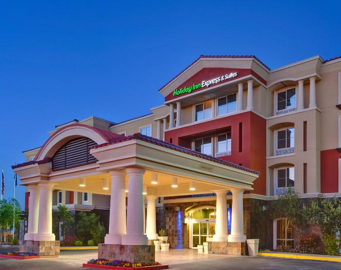 Holiday Inn Express & Suites Las Vegas SW Spring Valley - Außenansicht