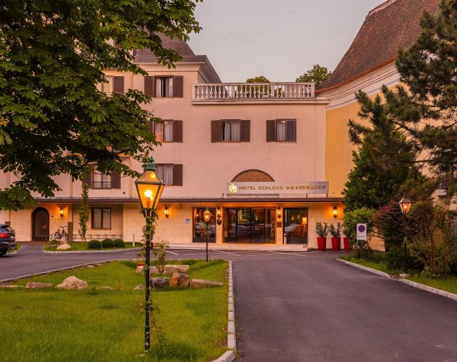 Hotel Schloss Weikersdorf Residenz - Außenansicht