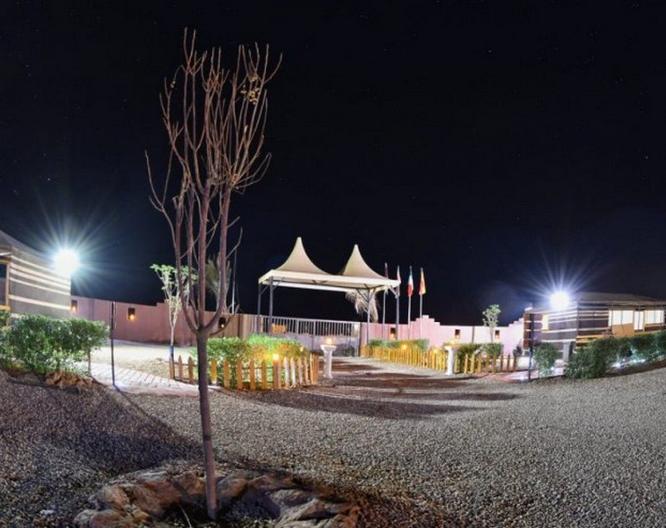Rum Oasis Luxury Camp - Außenansicht