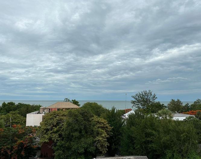 Thipurai Beach Hotel - Außenansicht
