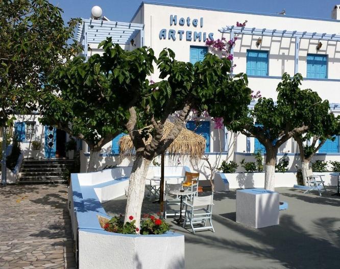 Artemis Santorini - Außenansicht