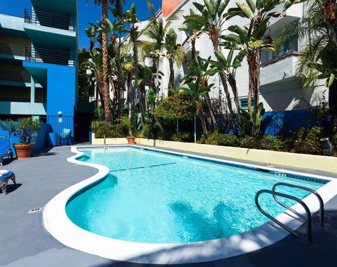 Ramada Plaza by Wyndham West Hollywood Hotel & Suites - Außenansicht