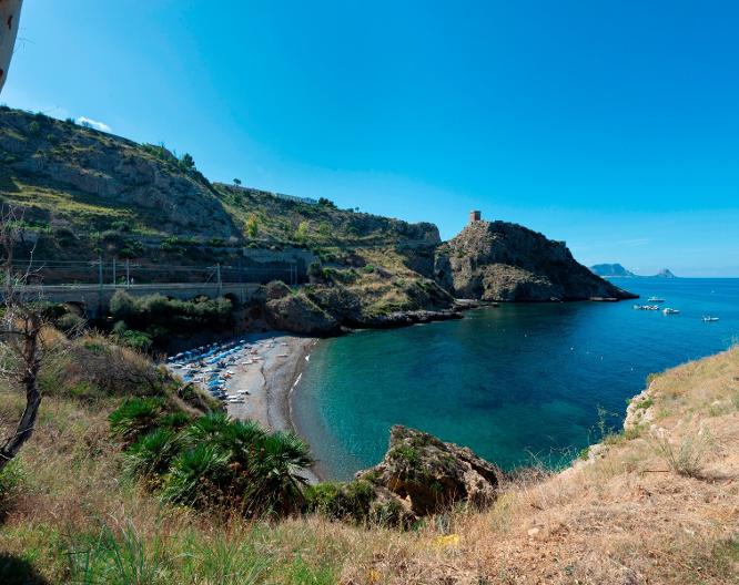 Torre Normanna Hotel & Resort - Landschaft