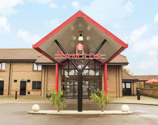 Ramada Cambridge - Außenansicht