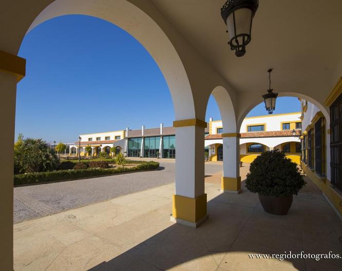 Hotel Cortijo Santa Cruz - Vue extérieure