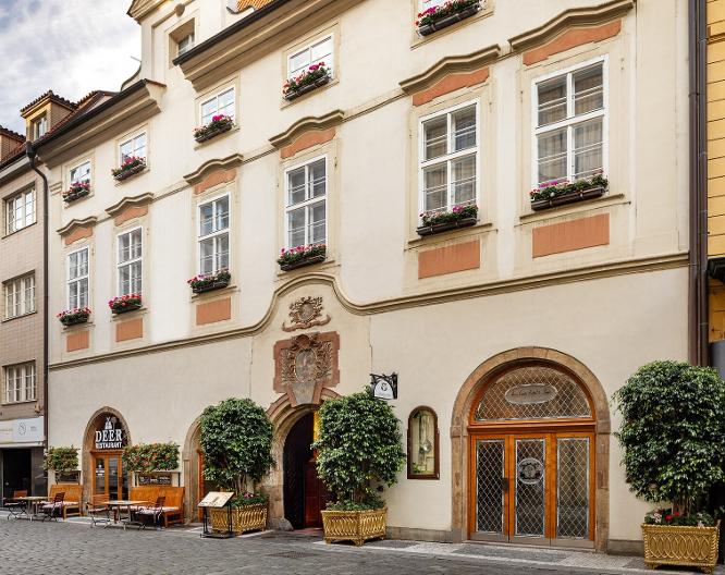 Iron Gate Hotel & Suites - Außenansicht