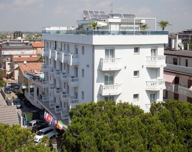 Hotel Tropical - Außenansicht