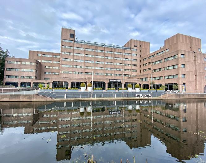 XO Hotels Park West - Außenansicht