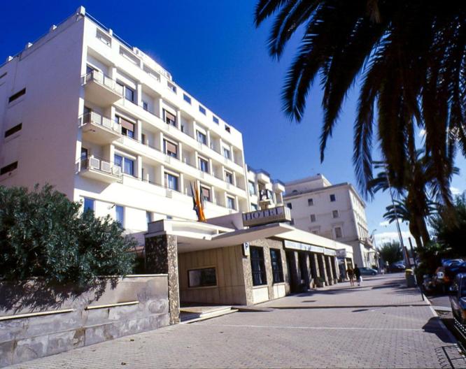 Hotel Mediterraneo - Außenansicht