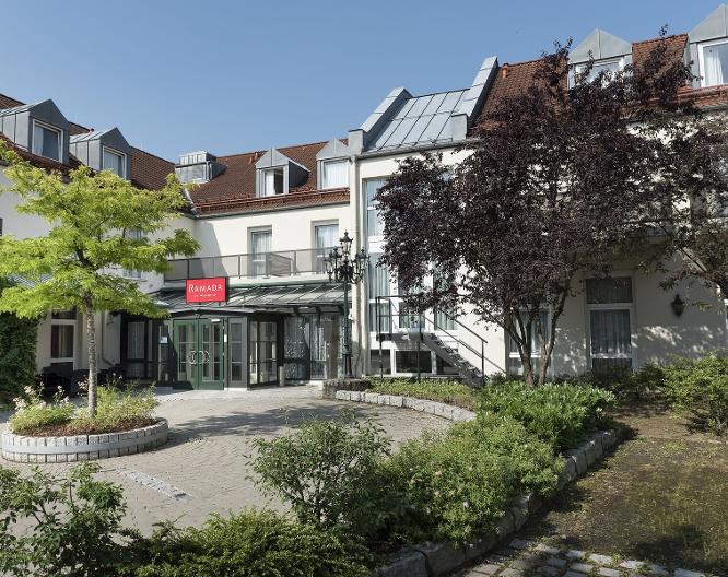 Ramada by Wyndham München Airport - Außenansicht