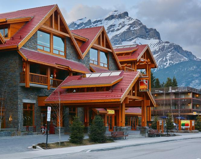 Moose Hotel & Suites - Außenansicht