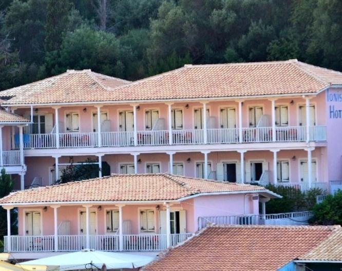 Ionis Hotel - Außenansicht