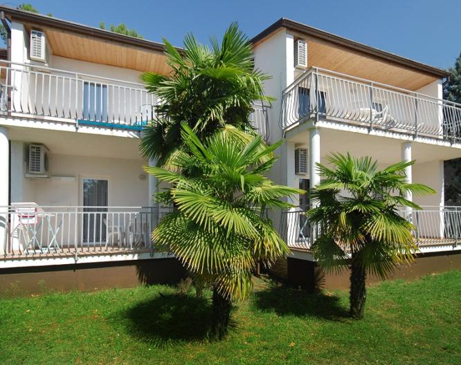 Ai Pini Medulin Resort - Außenansicht