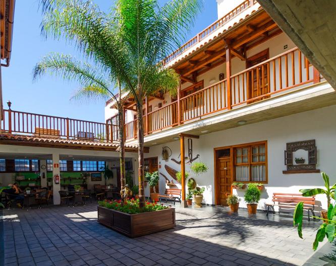 Garahotel Rural - Außenansicht