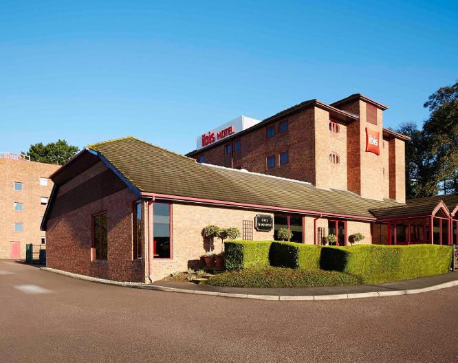 ibis London Luton Airport - Außenansicht