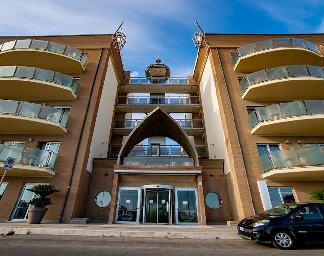 Smy Aran Blu Roma Mare - Außenansicht