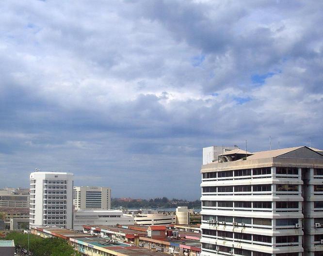 Kinabalu Daya Hotel - Außenansicht