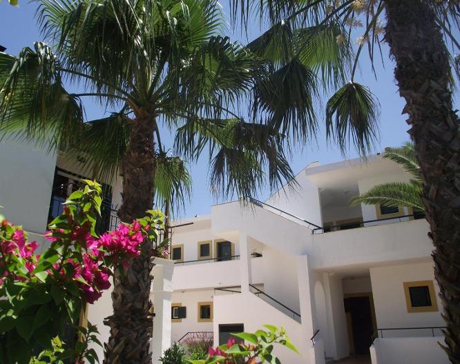 Oasis Beach Club - Außenansicht