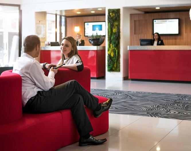 Novotel Paris Suresnes Longchamp - Außenansicht