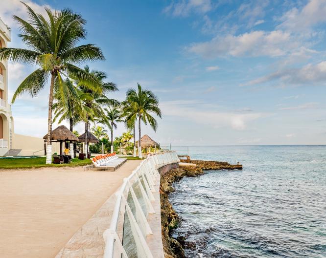 Cozumel Palace - Außenansicht