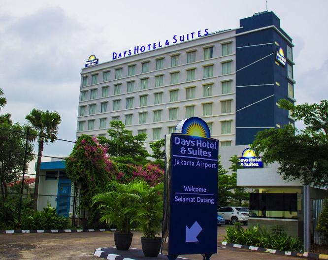 Days Hotel & Suites Jakarta Airport - Außenansicht