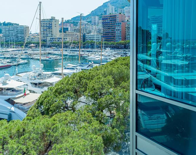 Port Palace - Außenansicht