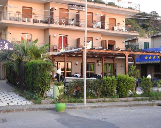 Hotel Chrismare - Außenansicht