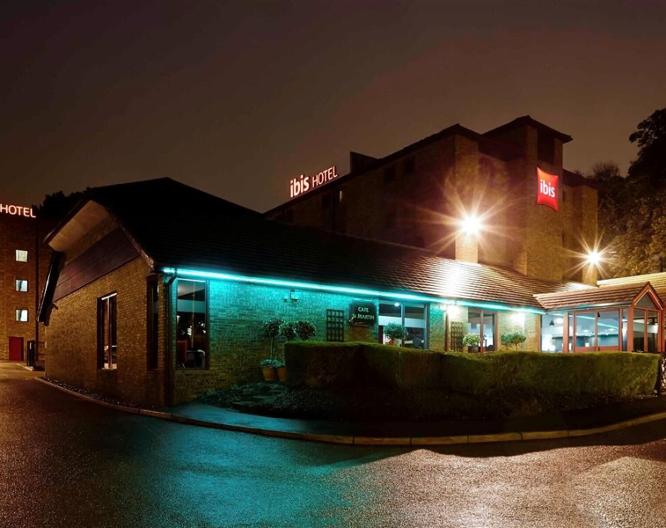 Ibis Luton Airport - Außenansicht