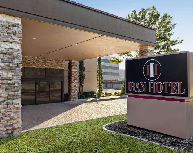 IBAN Dallas Park Central Hotel - Außenansicht