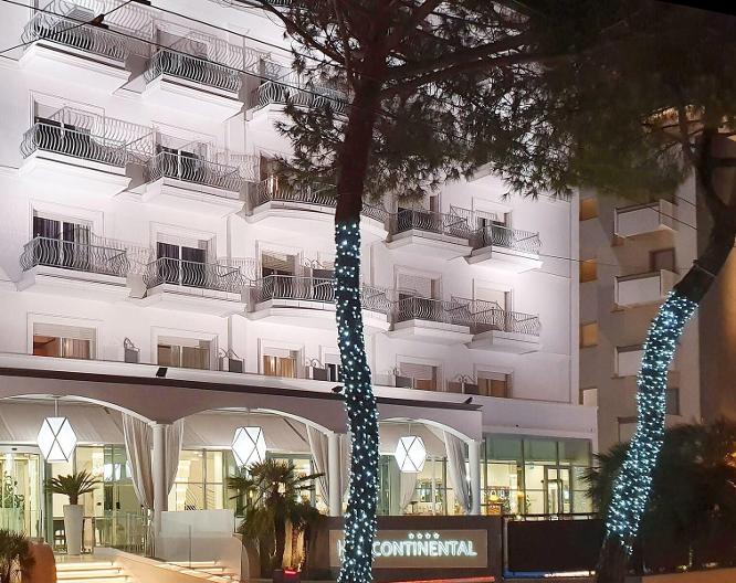 Continental Family Hotel - Vue extérieure